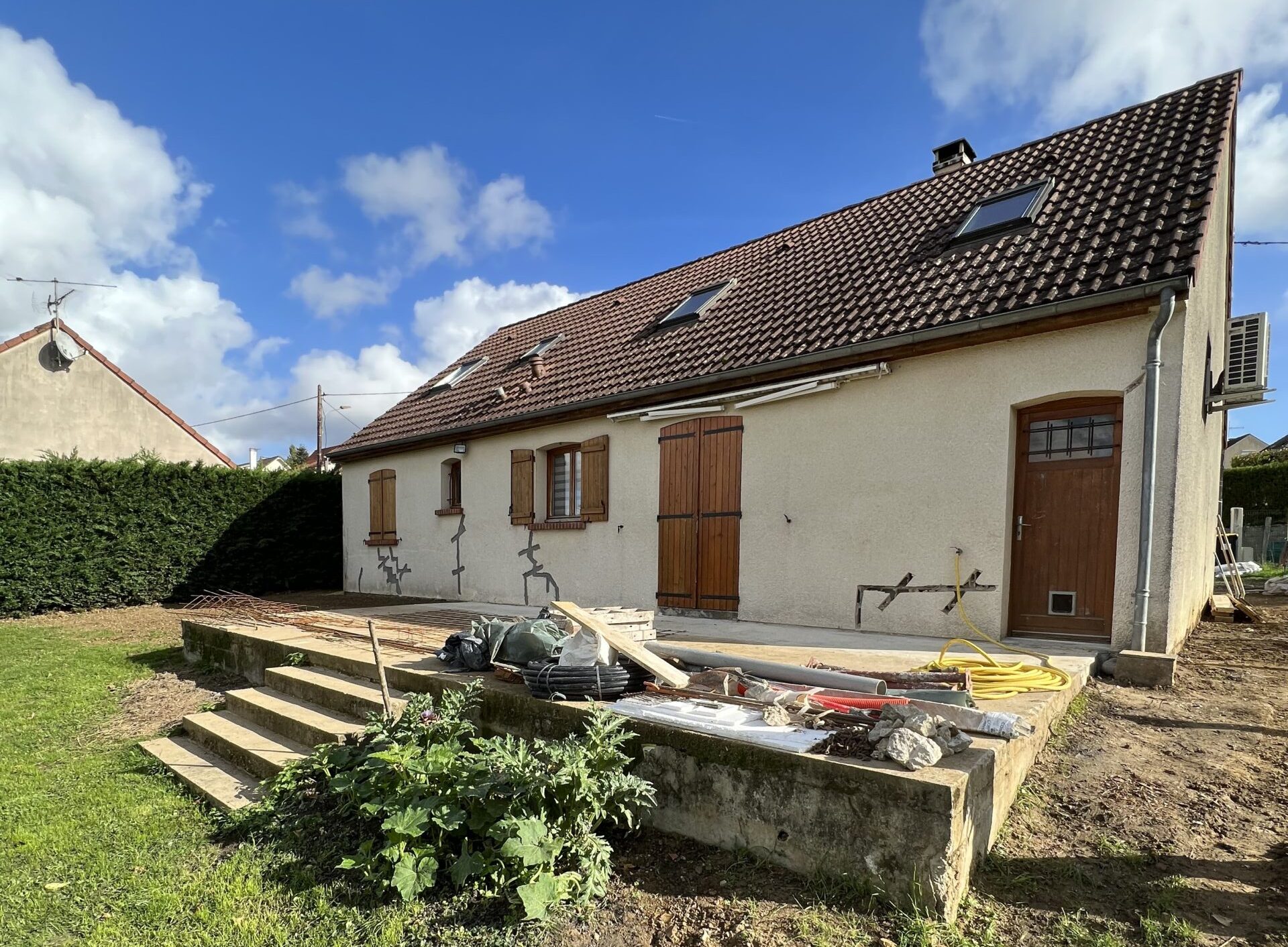 Approfondissement de fondations par longrine en sous-œuvre – Perrigny (89)